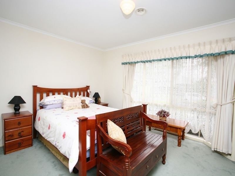 6 Golden Leaf Avenue, Narre Warren South VIC 3805