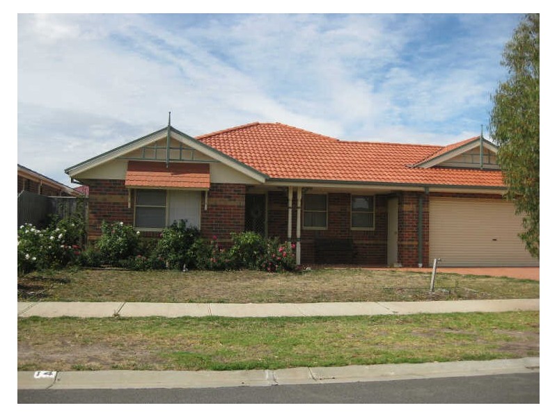 14 Silverstone Drive, Cranbourne VIC 3977
