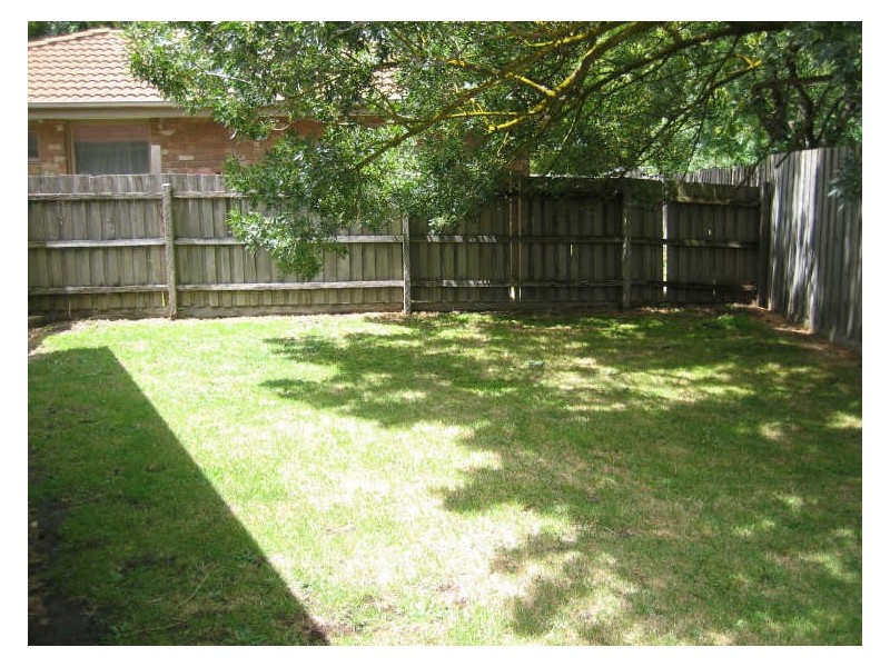 2/5 Stella Street, Beaconsfield VIC 3807