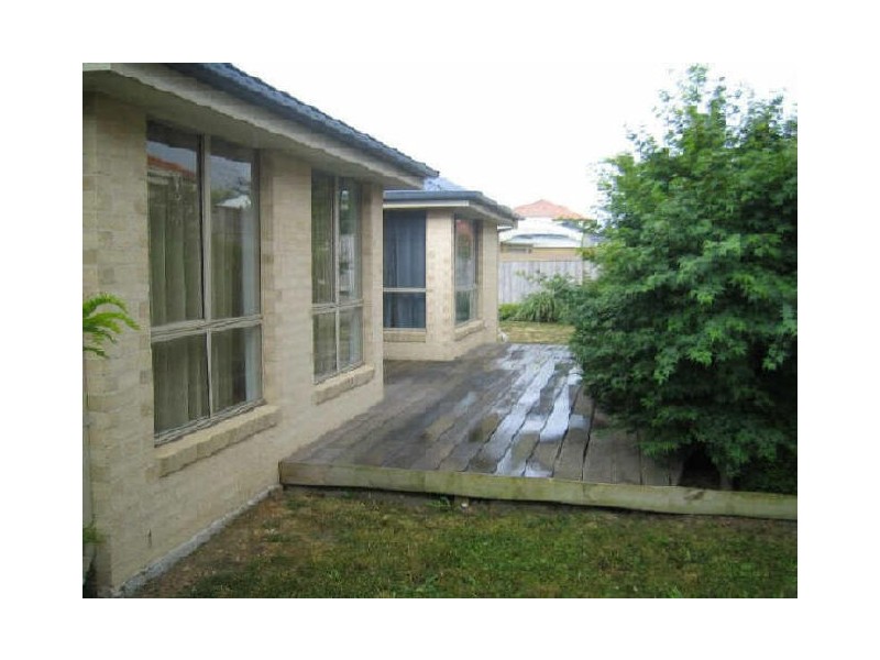 6 Cedarwood Crescent, Berwick VIC 3806