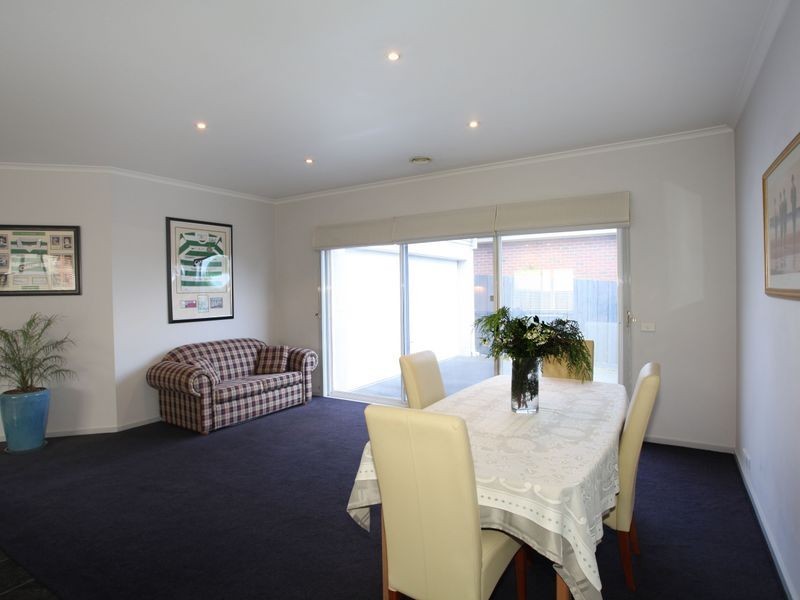 5 Jarryd Crescent, Berwick VIC 3806