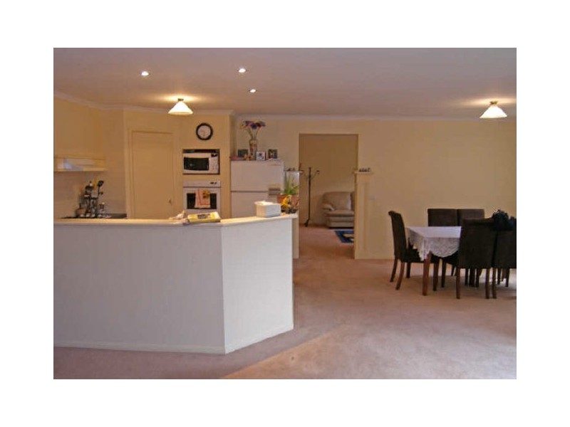 24 Silkwood Avenue, Berwick VIC 3806