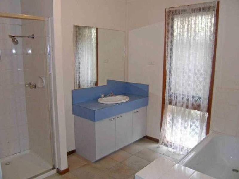 8 Bruce Court, Berwick VIC 3806