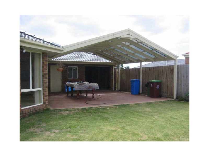 4 Kinsale View, Berwick VIC 3806