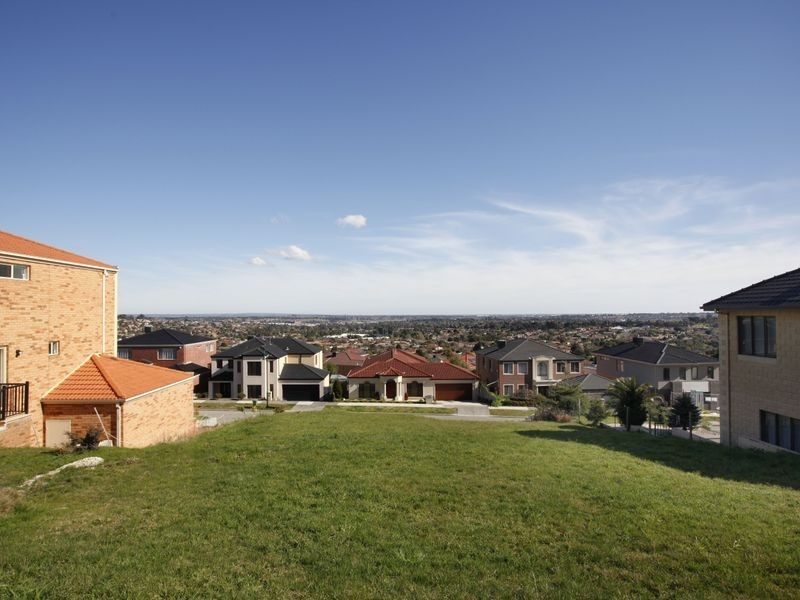 43 Montbrae Circuit, Narre Warren North VIC 3804