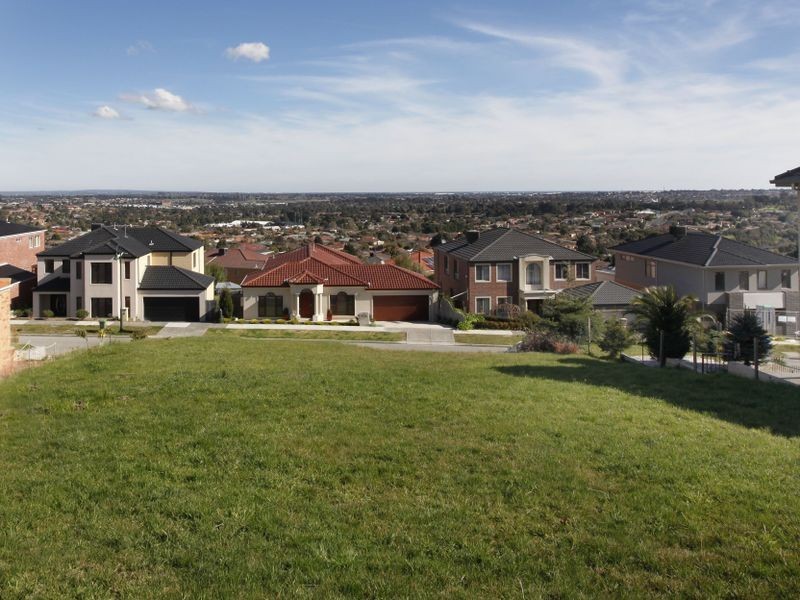43 Montbrae Circuit, Narre Warren North VIC 3804