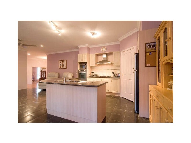 5 Chloe Court, Beaconsfield VIC 3807