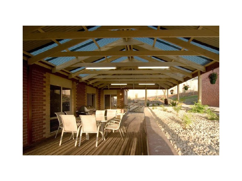 5 Chloe Court, Beaconsfield VIC 3807