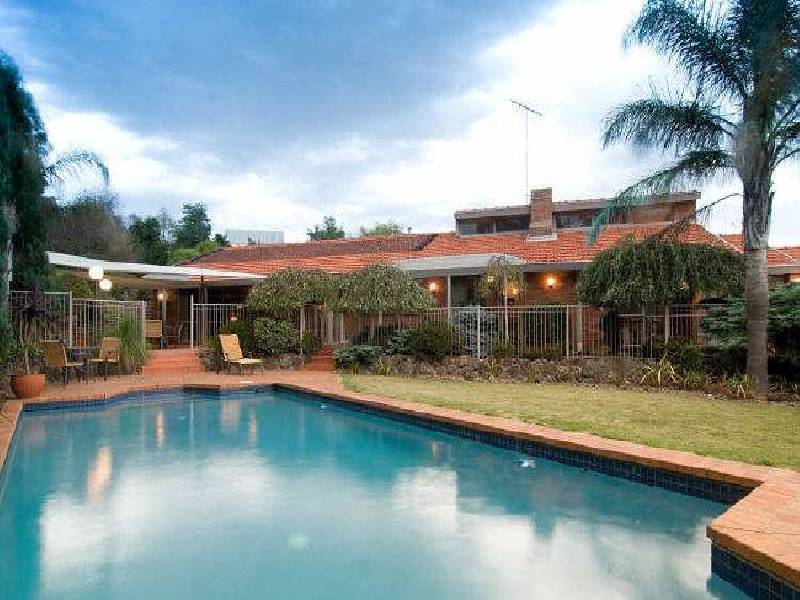 19 Caravelle Court, Berwick VIC 3806