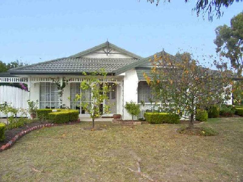 42 Coowarra Way, Berwick VIC 3806