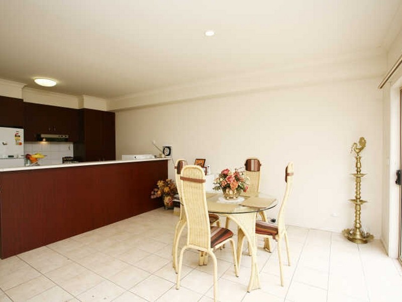 2/101-107 Golf Links Road, Berwick VIC 3806