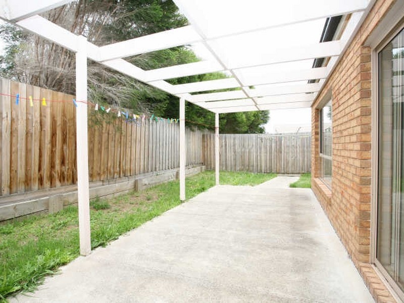 2/101-107 Golf Links Road, Berwick VIC 3806