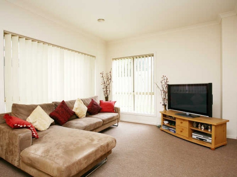 2/101-107 Golf Links Road, Berwick VIC 3806