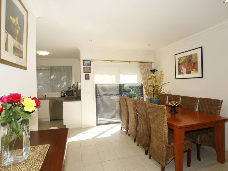 2/49 Palmerston Street, Berwick VIC 3806