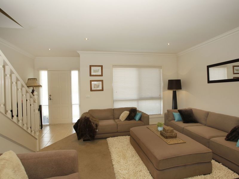 2/49 Palmerston Street, Berwick VIC 3806