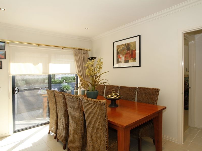 2/49 Palmerston Street, Berwick VIC 3806