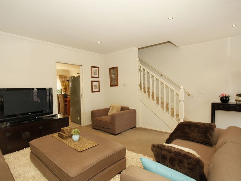 2/49 Palmerston Street, Berwick VIC 3806