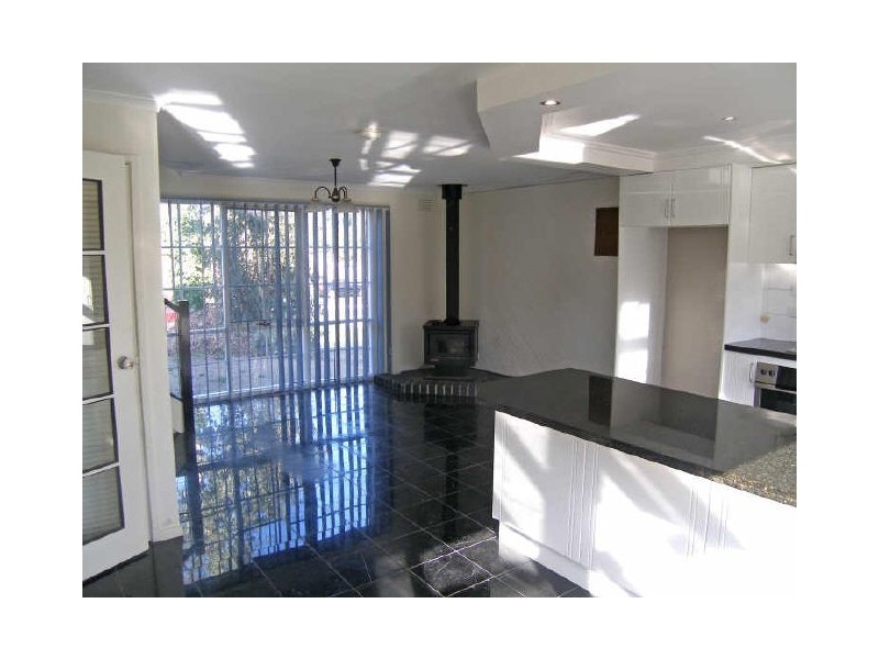 11 Bemersyde Drive, Berwick VIC 3806