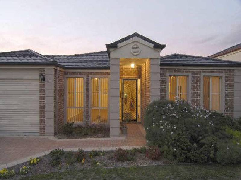 16 Turella Close, Berwick VIC 3806