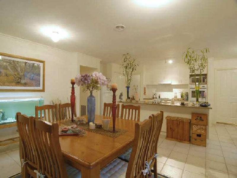 16 Turella Close, Berwick VIC 3806