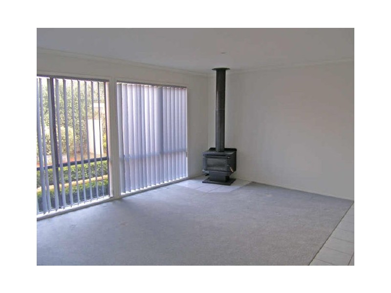 27 Kippenross Drive, Narre Warren South VIC 3805