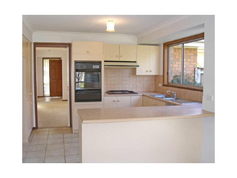 9 Neilian Retreat, Berwick VIC 3806