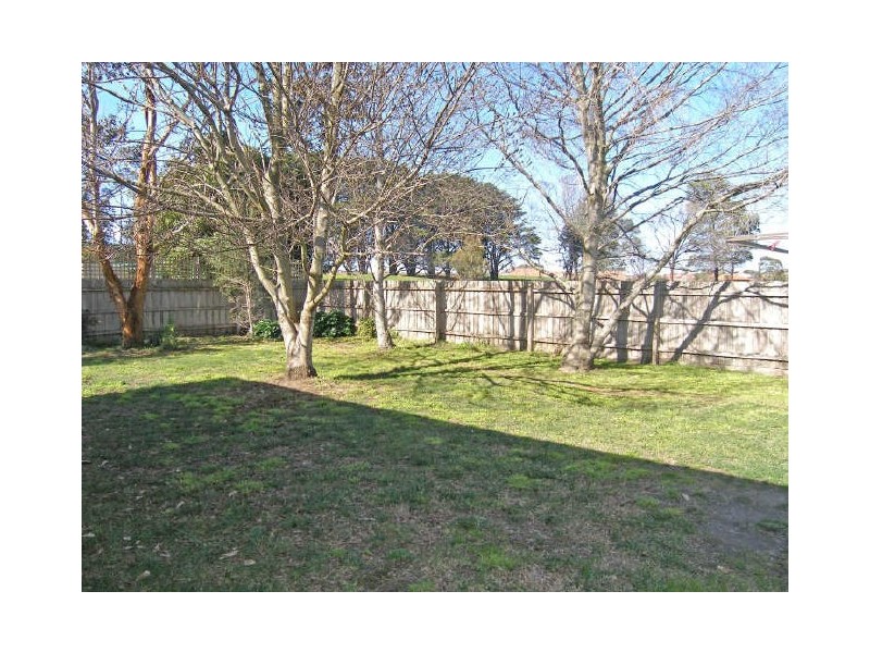 9 Neilian Retreat, Berwick VIC 3806