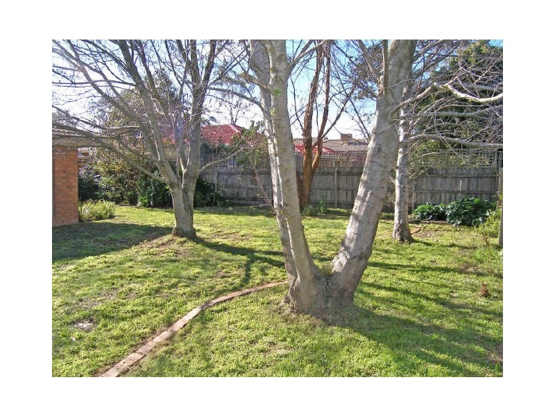 9 Neilian Retreat, Berwick VIC 3806