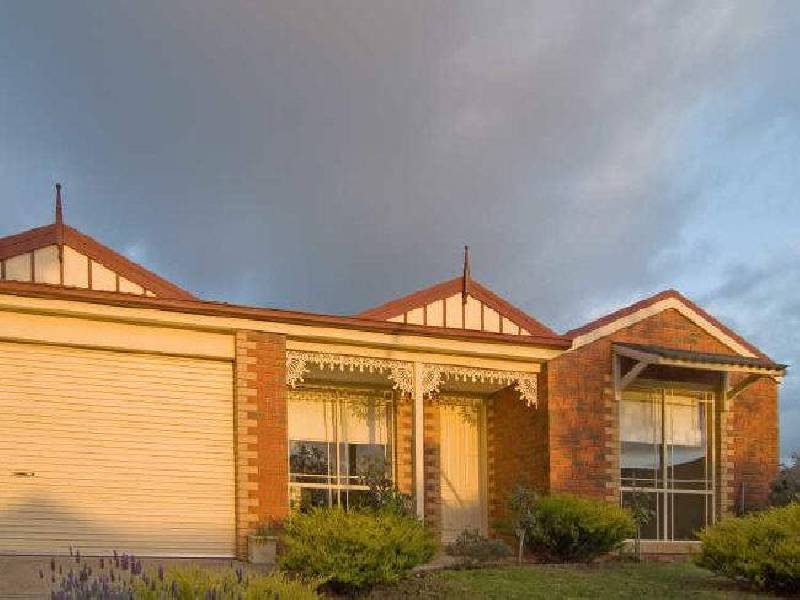 2 Curringa Close, Berwick VIC 3806