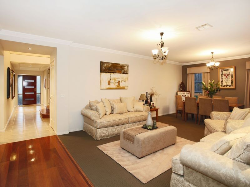 4 Viewgrand Drive, Berwick VIC 3806