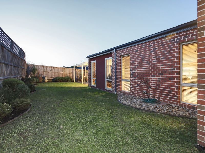 4 Viewgrand Drive, Berwick VIC 3806