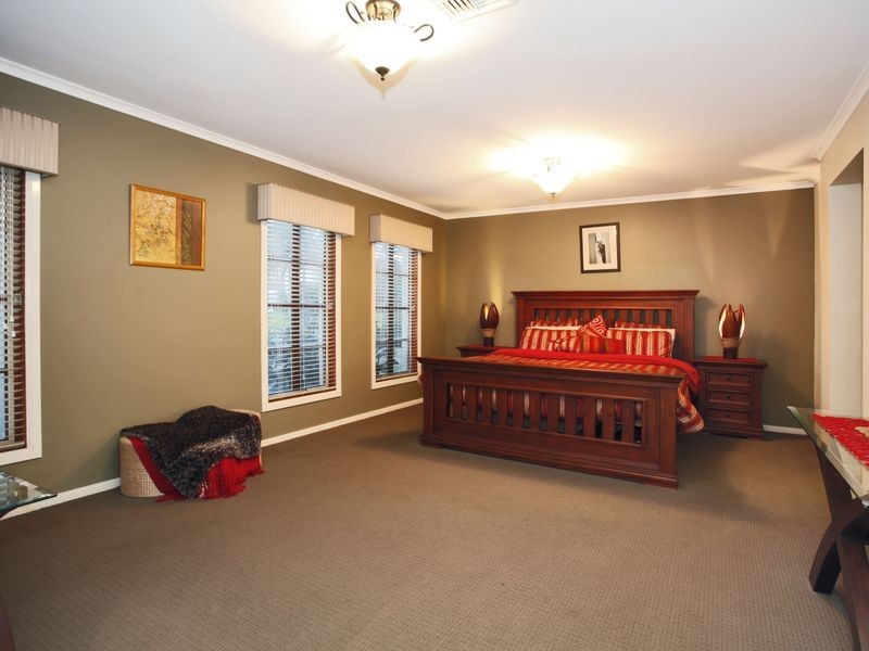 4 Viewgrand Drive, Berwick VIC 3806