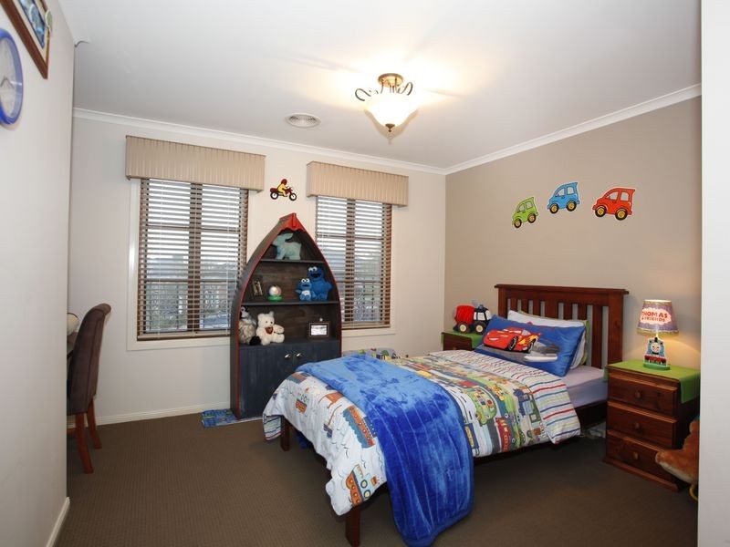 4 Viewgrand Drive, Berwick VIC 3806