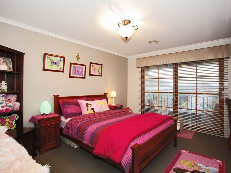 4 Viewgrand Drive, Berwick VIC 3806