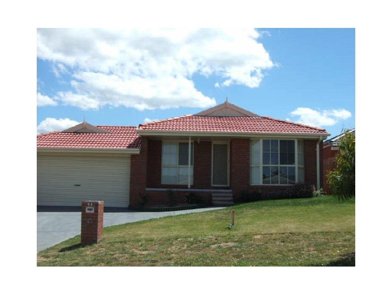 44 Hancock Drive, Berwick VIC 3806