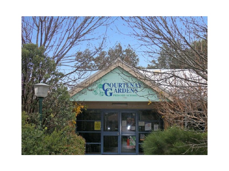 30 Hazelwood Avenue, Cranbourne North VIC 3977