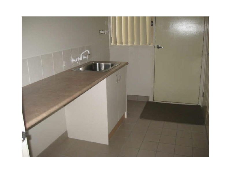 27 Rodlarni Crescent, Berwick VIC 3806