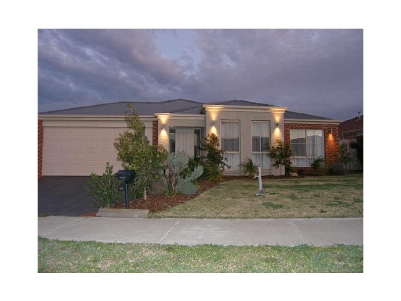40 Pevensey Drive, Narre Warren South VIC 3805