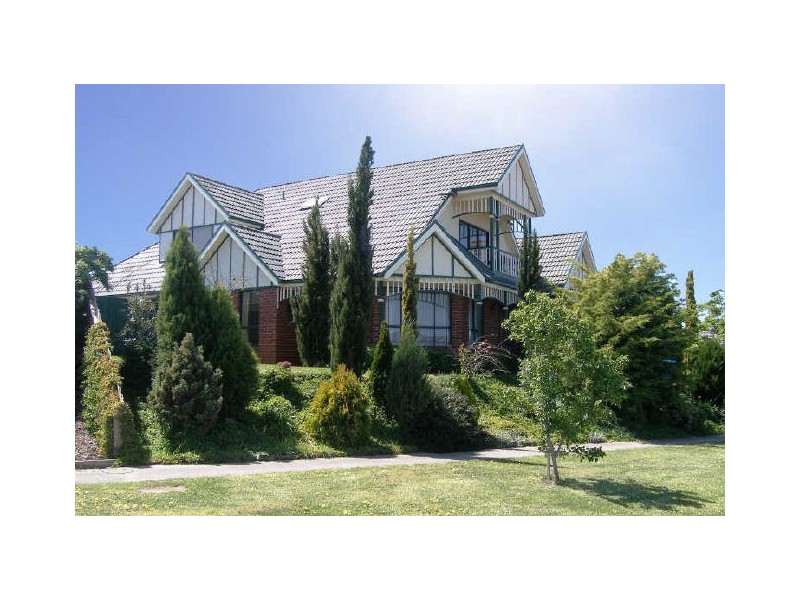 45 Earlsfield Drive, Berwick VIC 3806