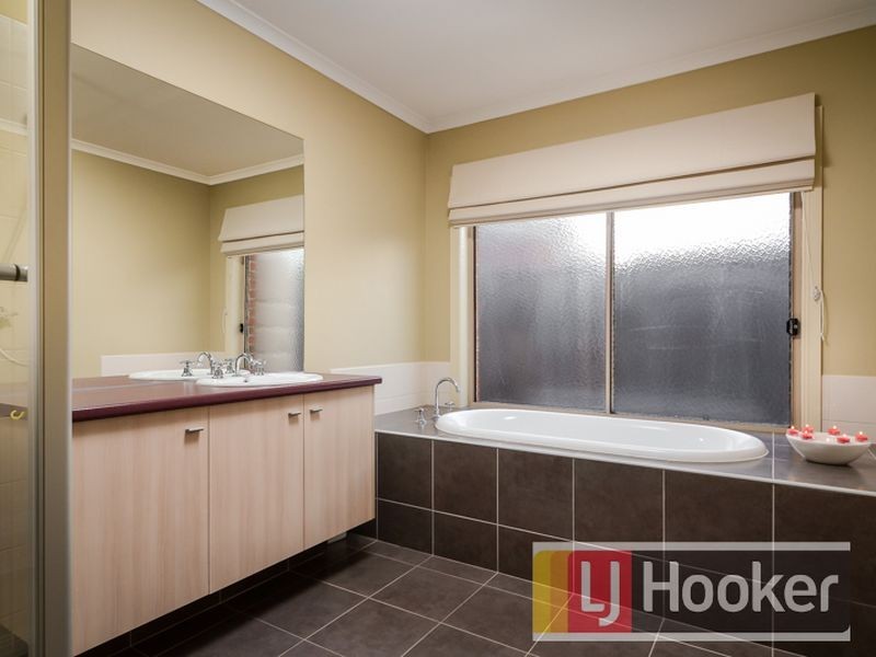 2 Talinga Court, Berwick VIC 3806