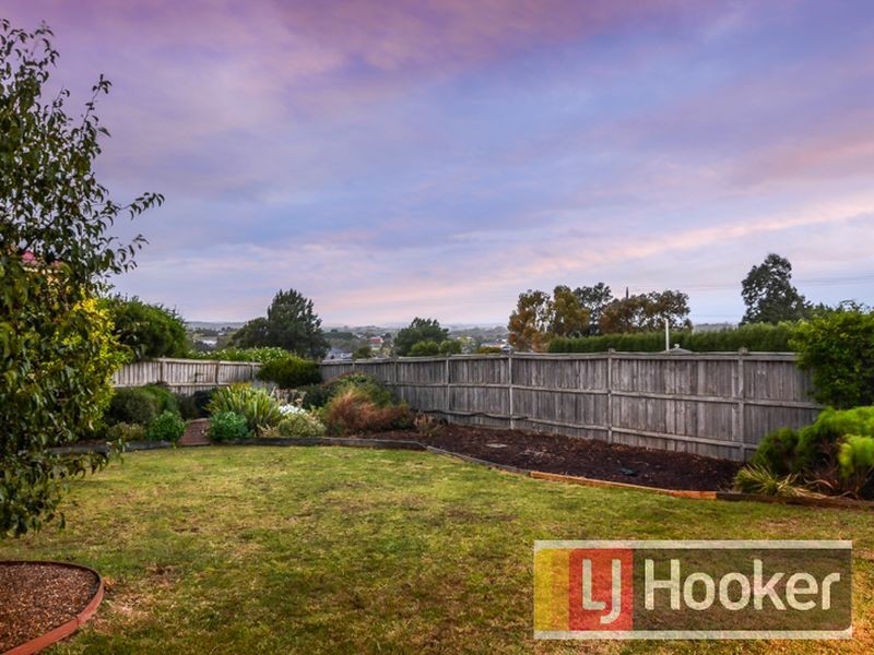 2 Talinga Court, Berwick VIC 3806