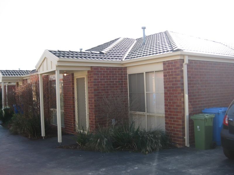 4/19-21 Maculata Drive, Cranbourne VIC 3977