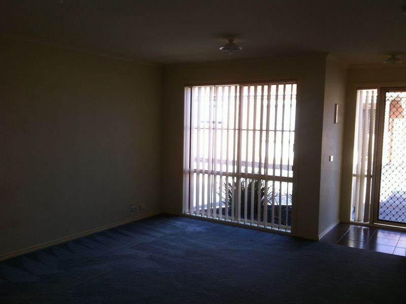 4/19-21 Maculata Drive, Cranbourne VIC 3977