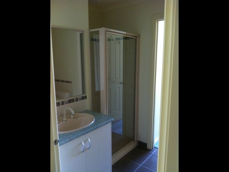 4/19-21 Maculata Drive, Cranbourne VIC 3977