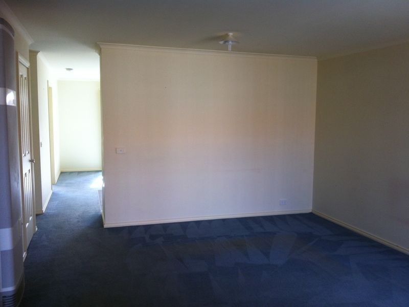 4/19-21 Maculata Drive, Cranbourne VIC 3977