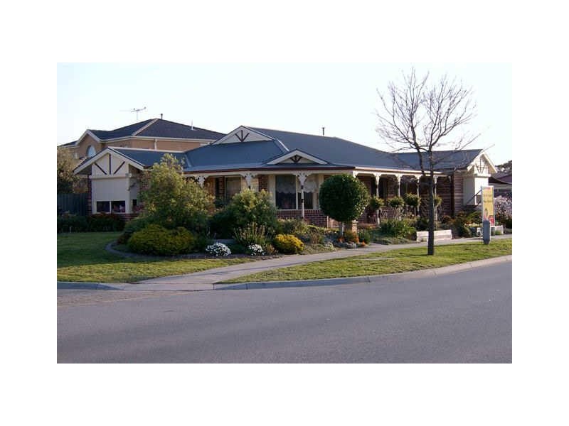 3 Robinswood Parade, Narre Warren South VIC 3805