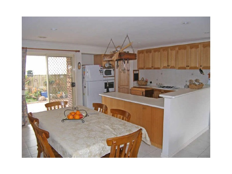 3 Robinswood Parade, Narre Warren South VIC 3805