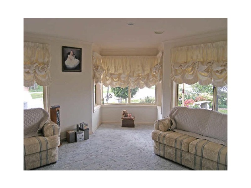 3 Robinswood Parade, Narre Warren South VIC 3805