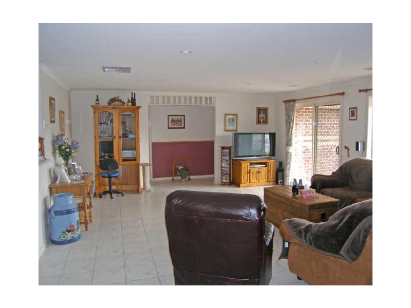 3 Robinswood Parade, Narre Warren South VIC 3805