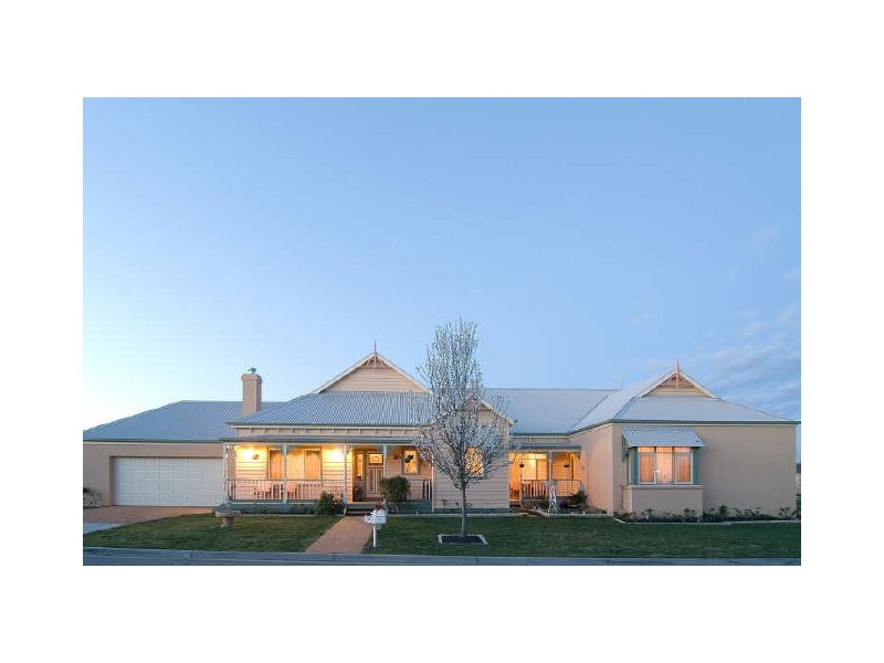 18 Hunt Club Road, Narre Warren South VIC 3805